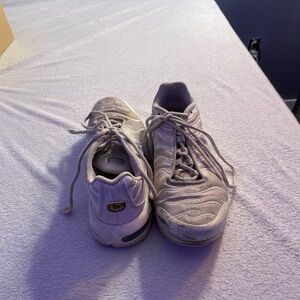 Nike Men's White Athletic Shoes